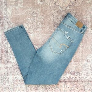 AE high rise distressed jegging